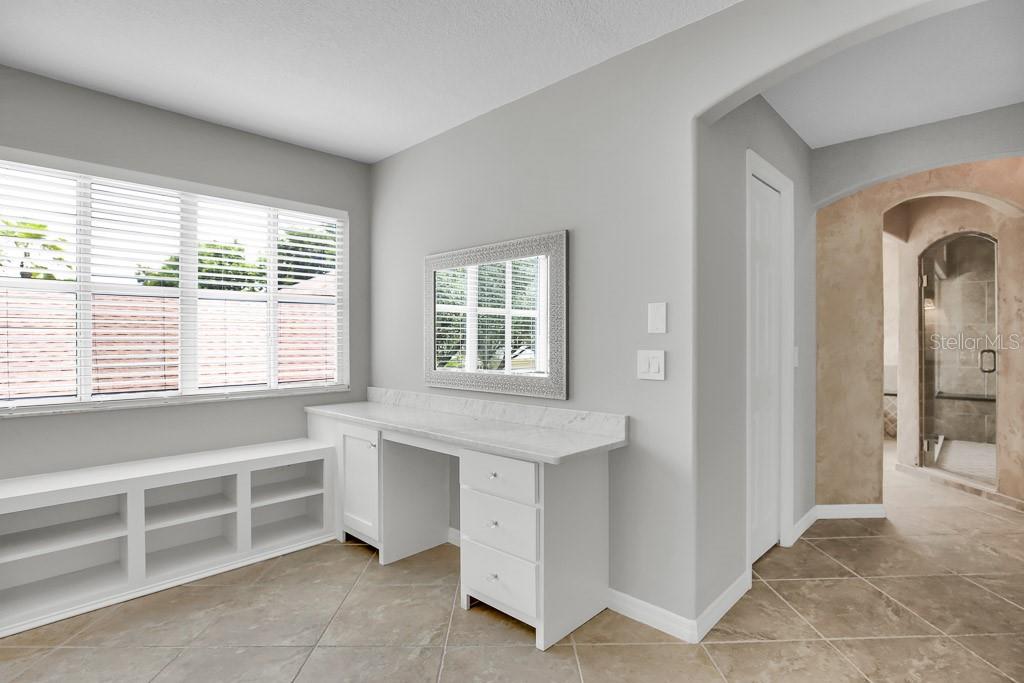 RIVER HILLS COUNTRY CLUB PARCE - Residential Lease