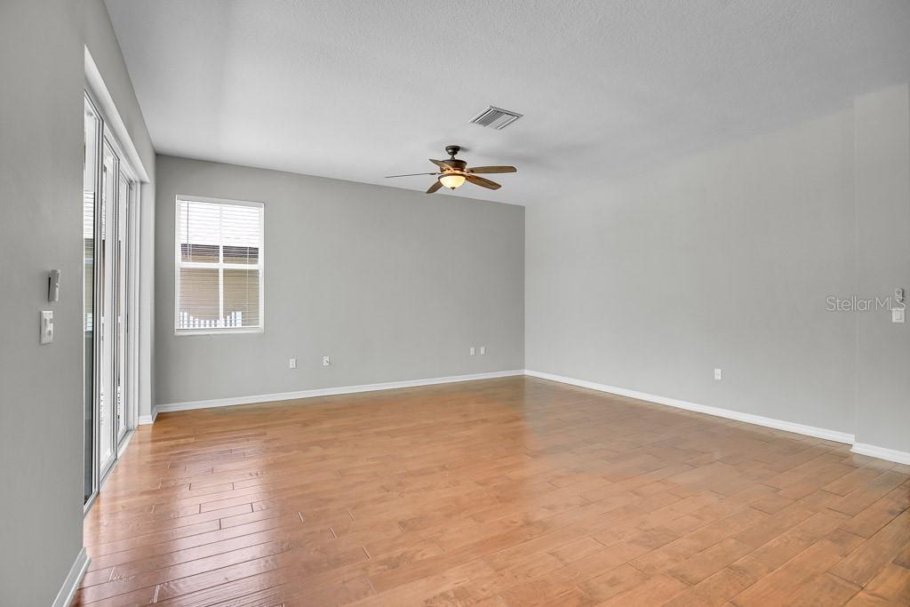 RIVER HILLS COUNTRY CLUB PARCE - Residential Lease