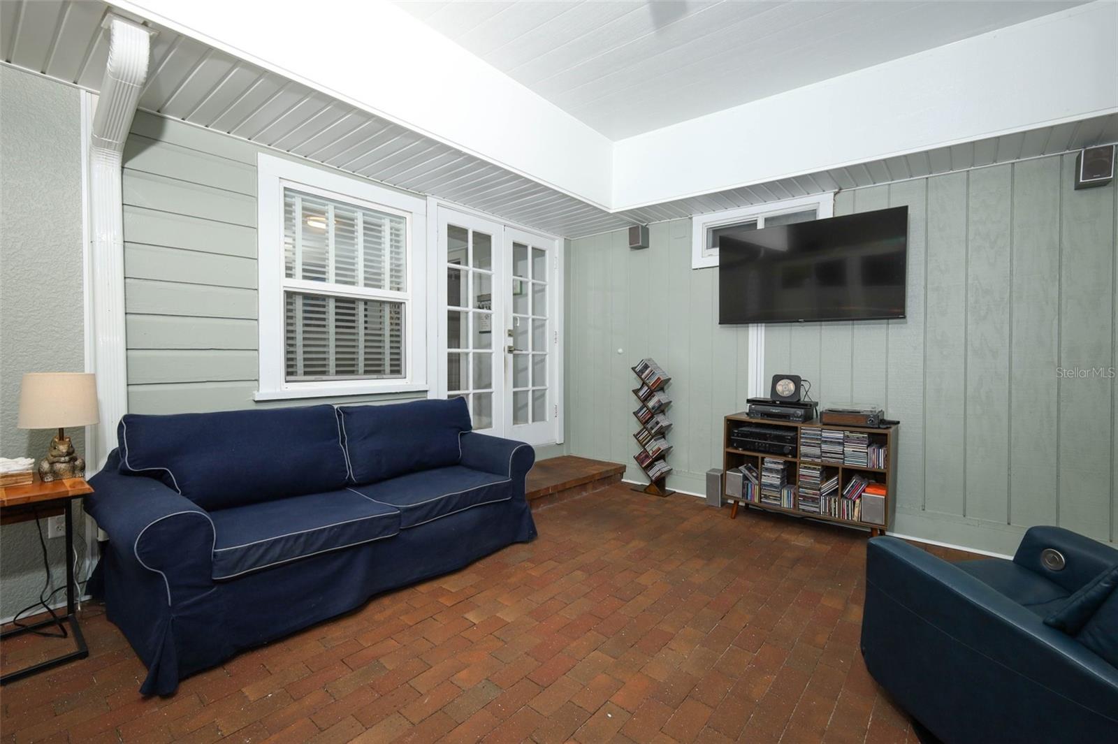 H H DICKSON SUB - Residential