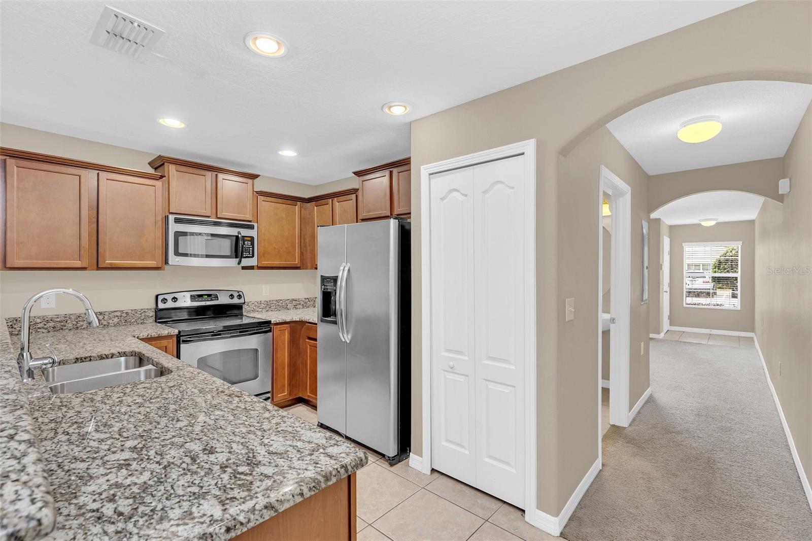 AMBERLEE TWNHMS - Residential