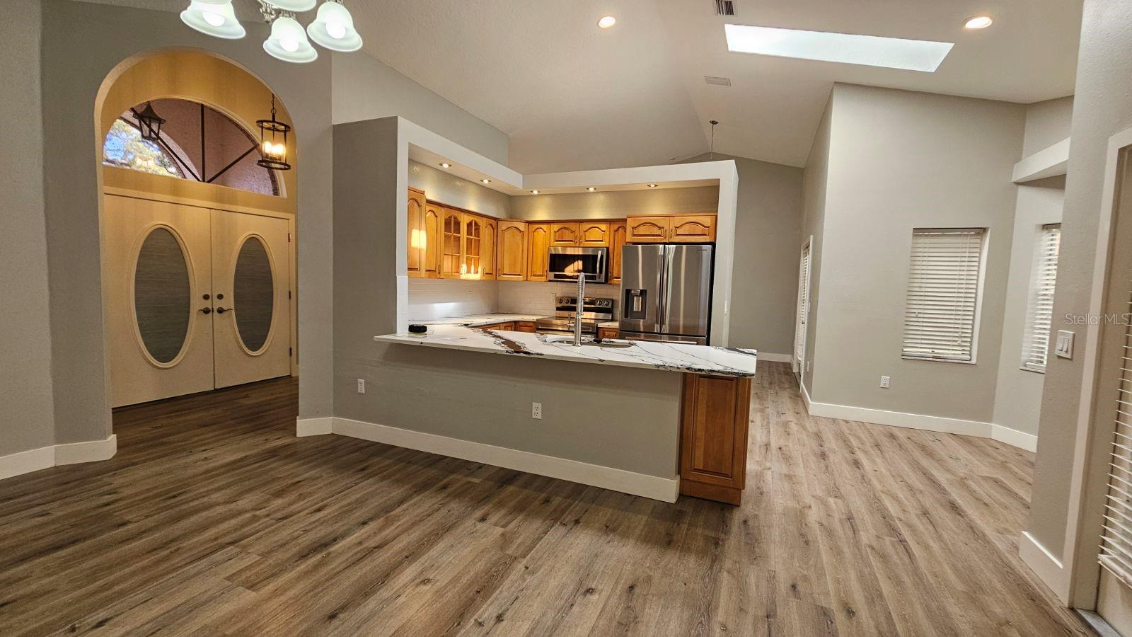 ROLLING OAKS ESTATES - Residential Lease