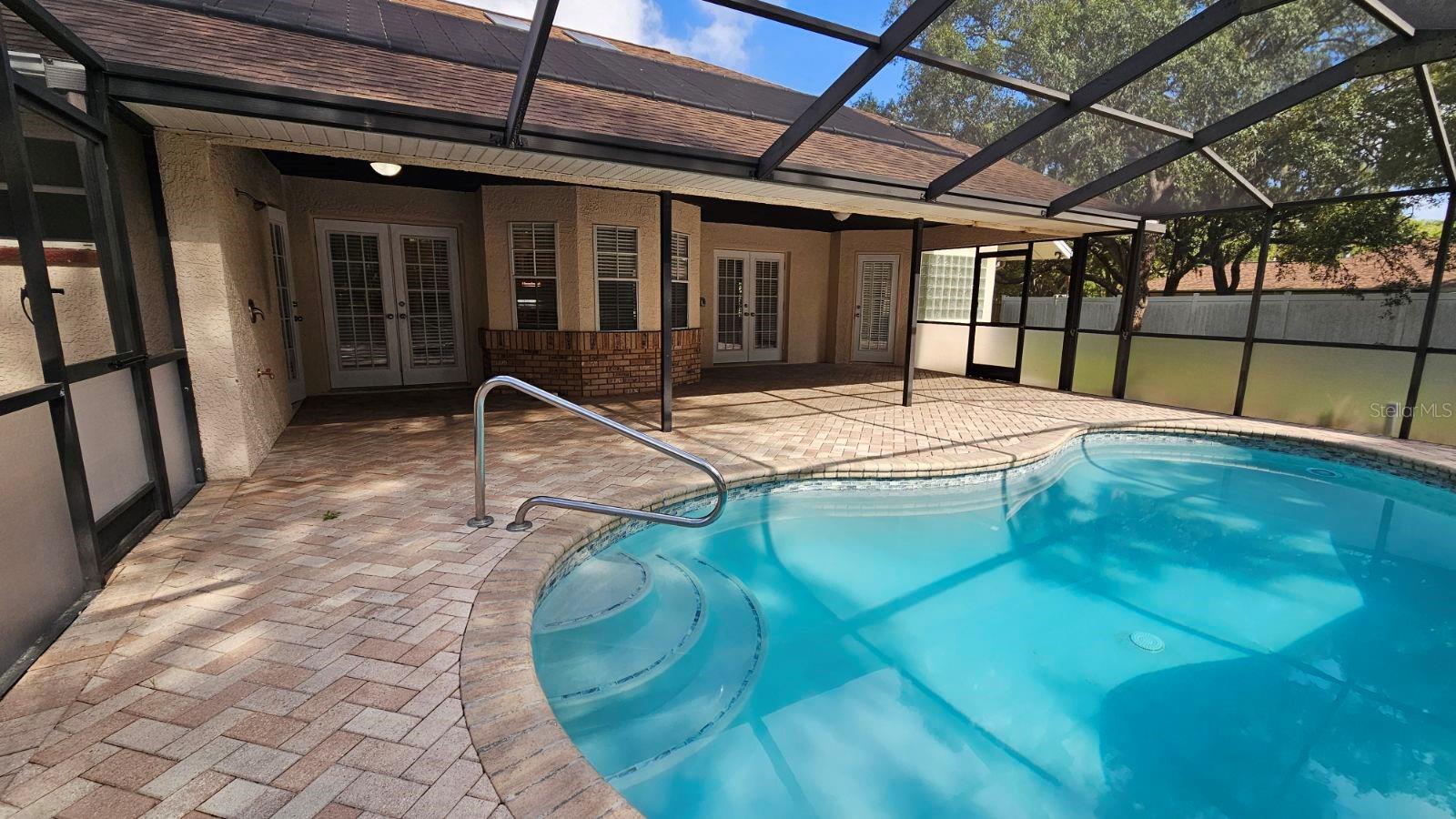 ROLLING OAKS ESTATES - Residential Lease