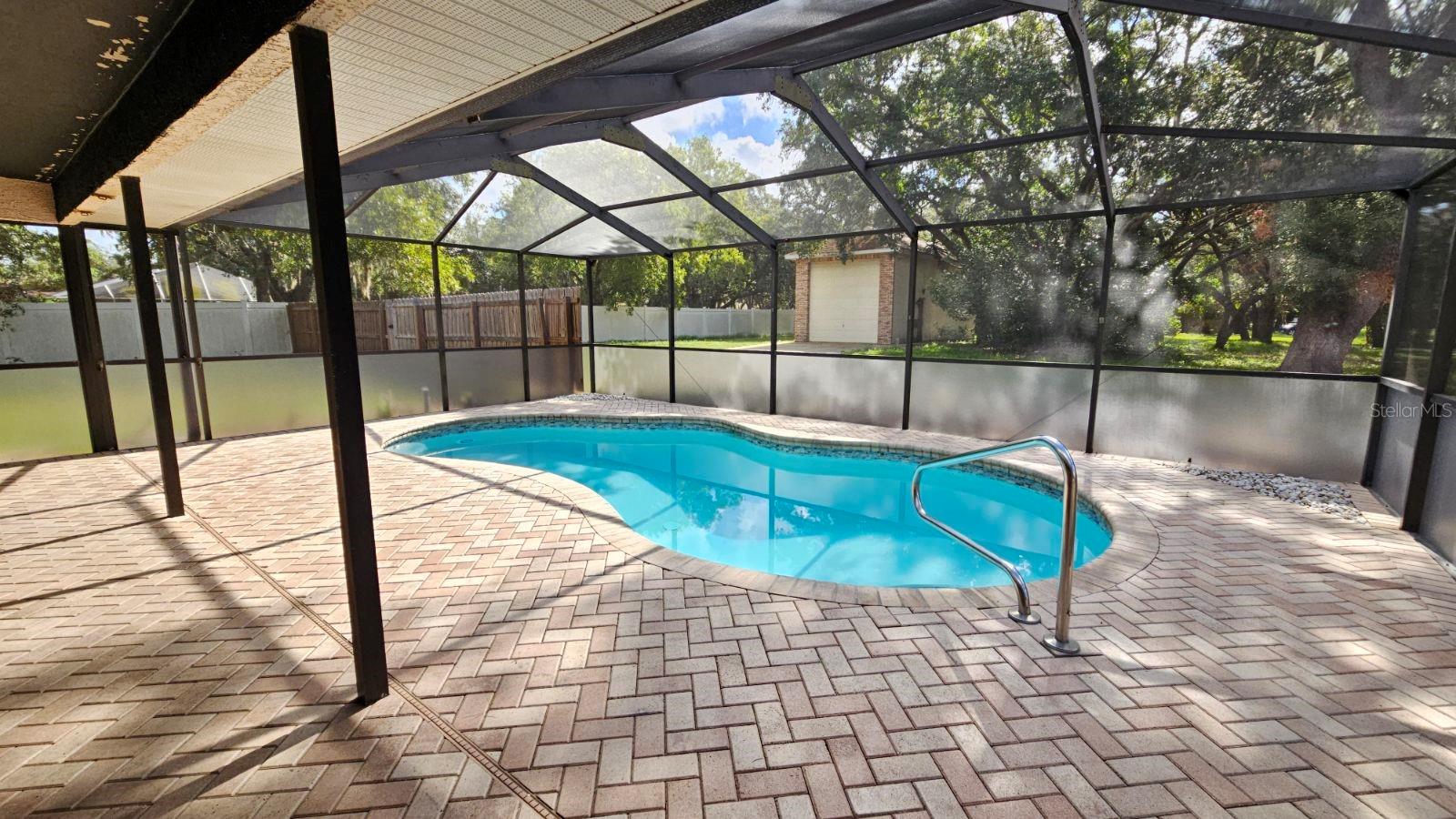 ROLLING OAKS ESTATES - Residential Lease