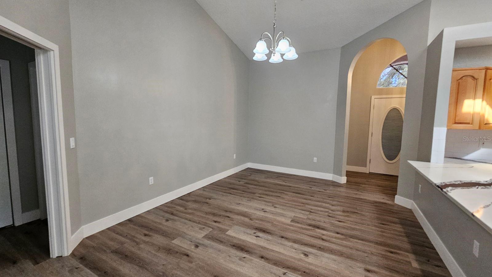 ROLLING OAKS ESTATES - Residential Lease