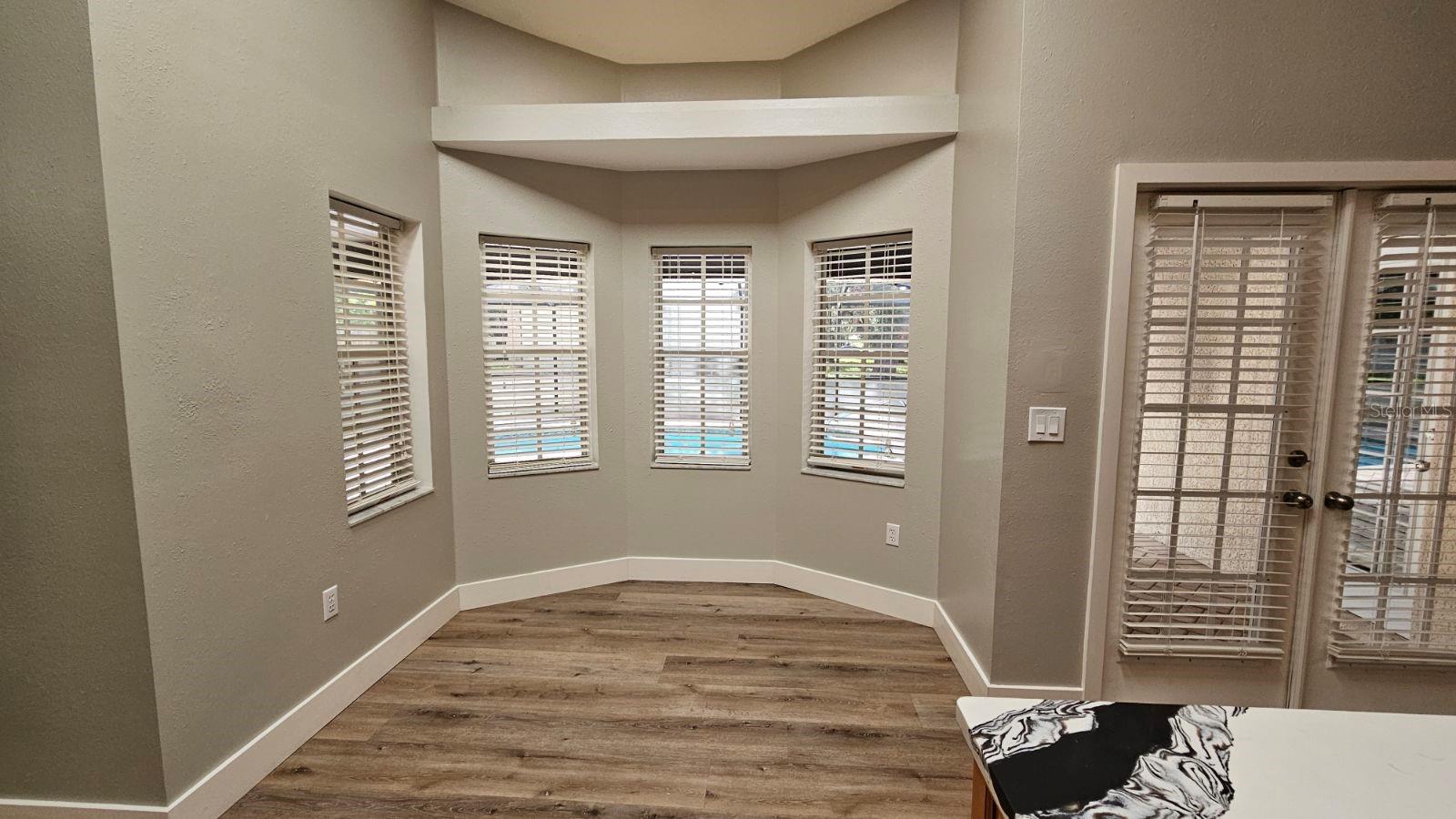 ROLLING OAKS ESTATES - Residential Lease