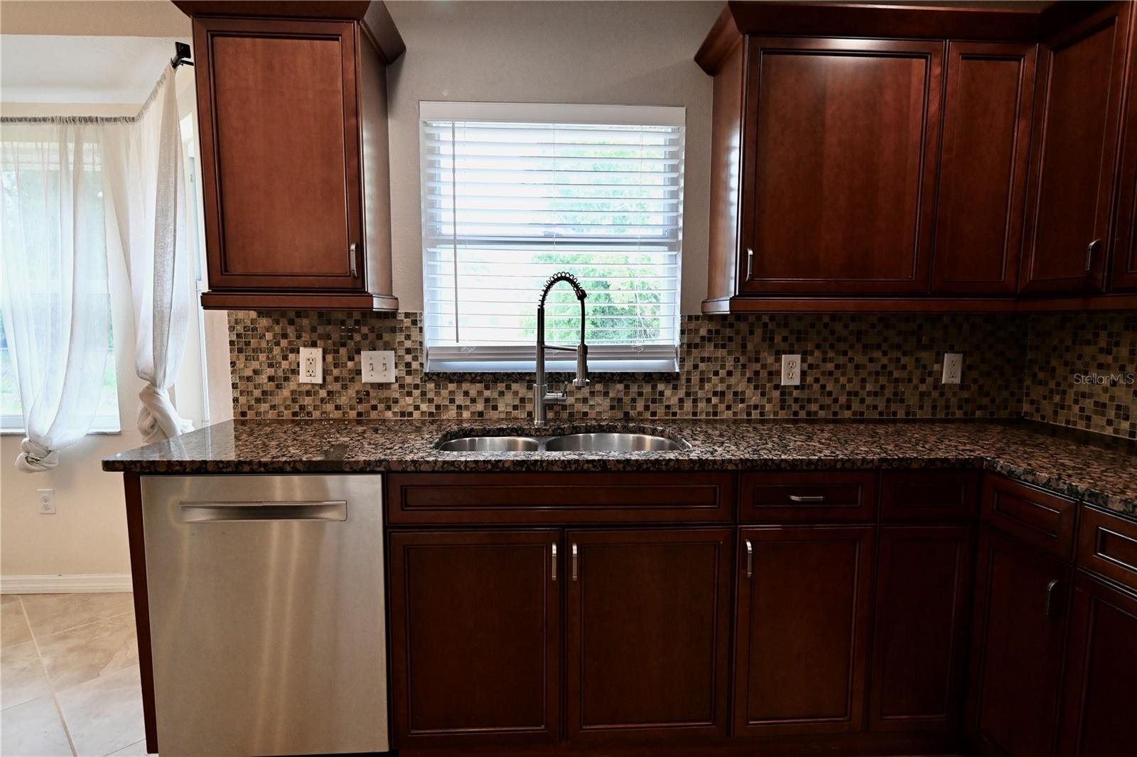 ARBOR TRACE - Residential