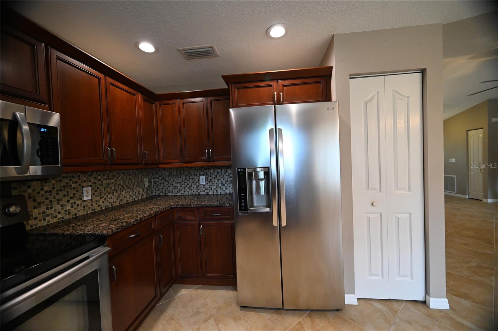 ARBOR TRACE - Residential
