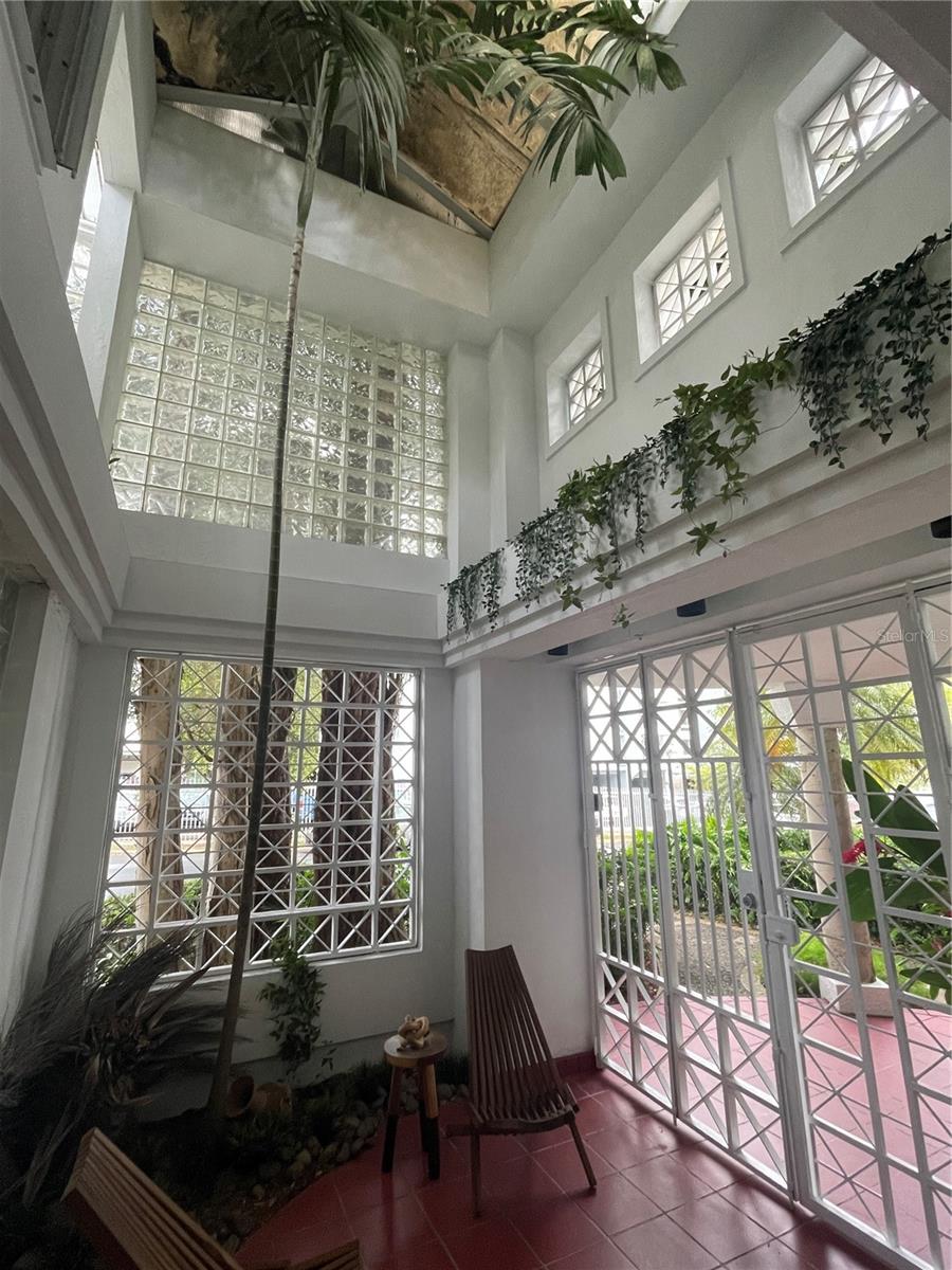 GOLDEN GATE - Residential Lease