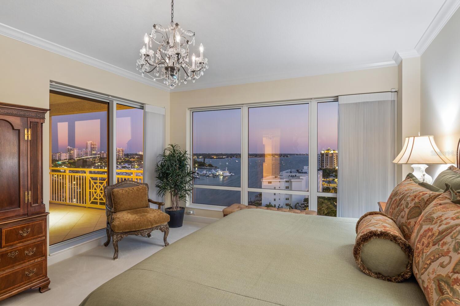 THE TOWER RESIDENCES - Residential