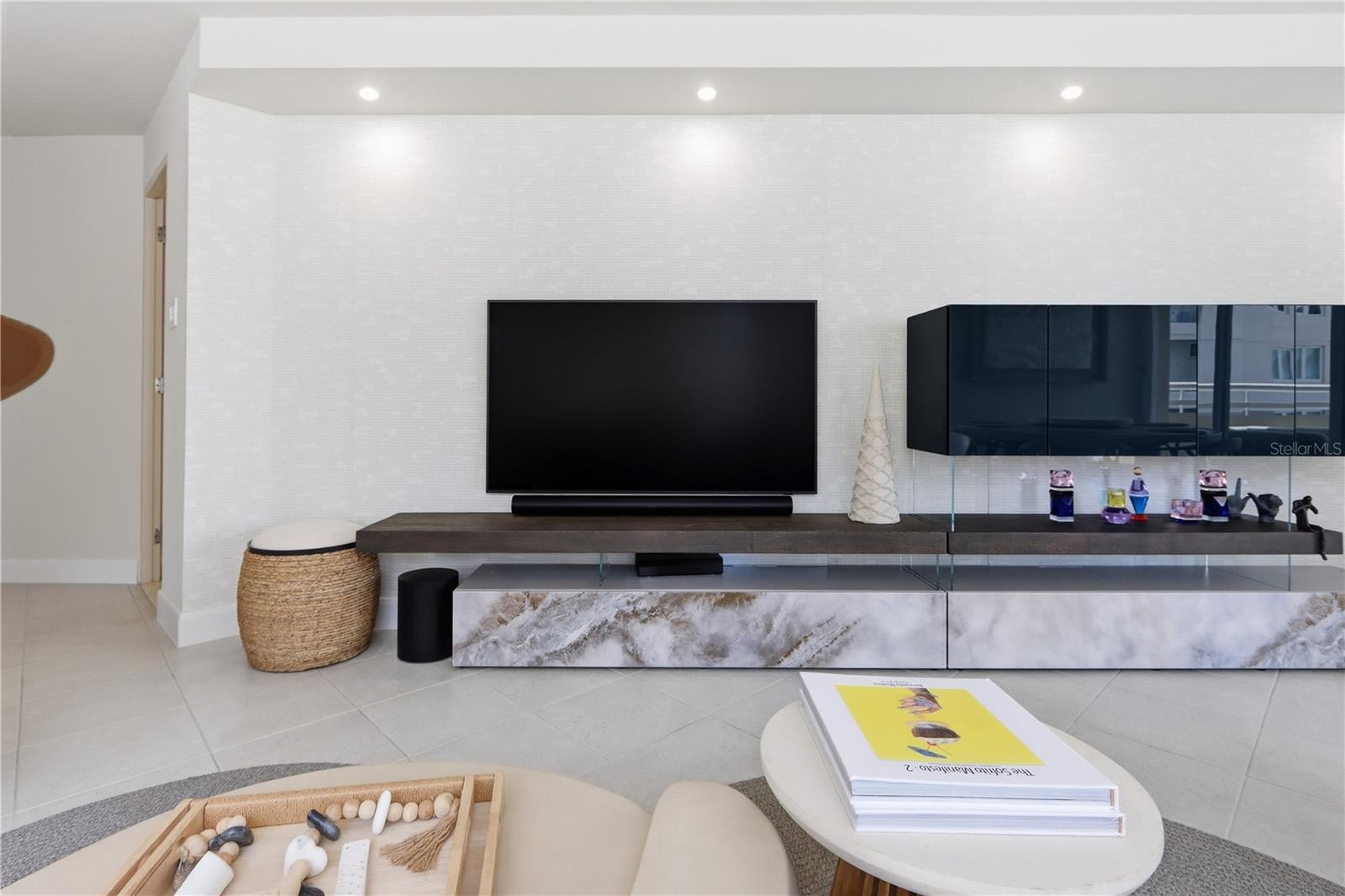 CARRION COURT PLAYA - Residential Lease