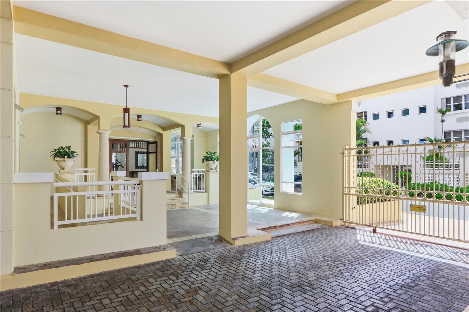 CARRION COURT PLAYA - Residential Lease