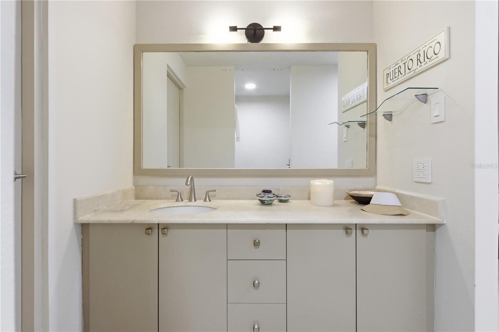 CARRION COURT PLAYA - Residential Lease