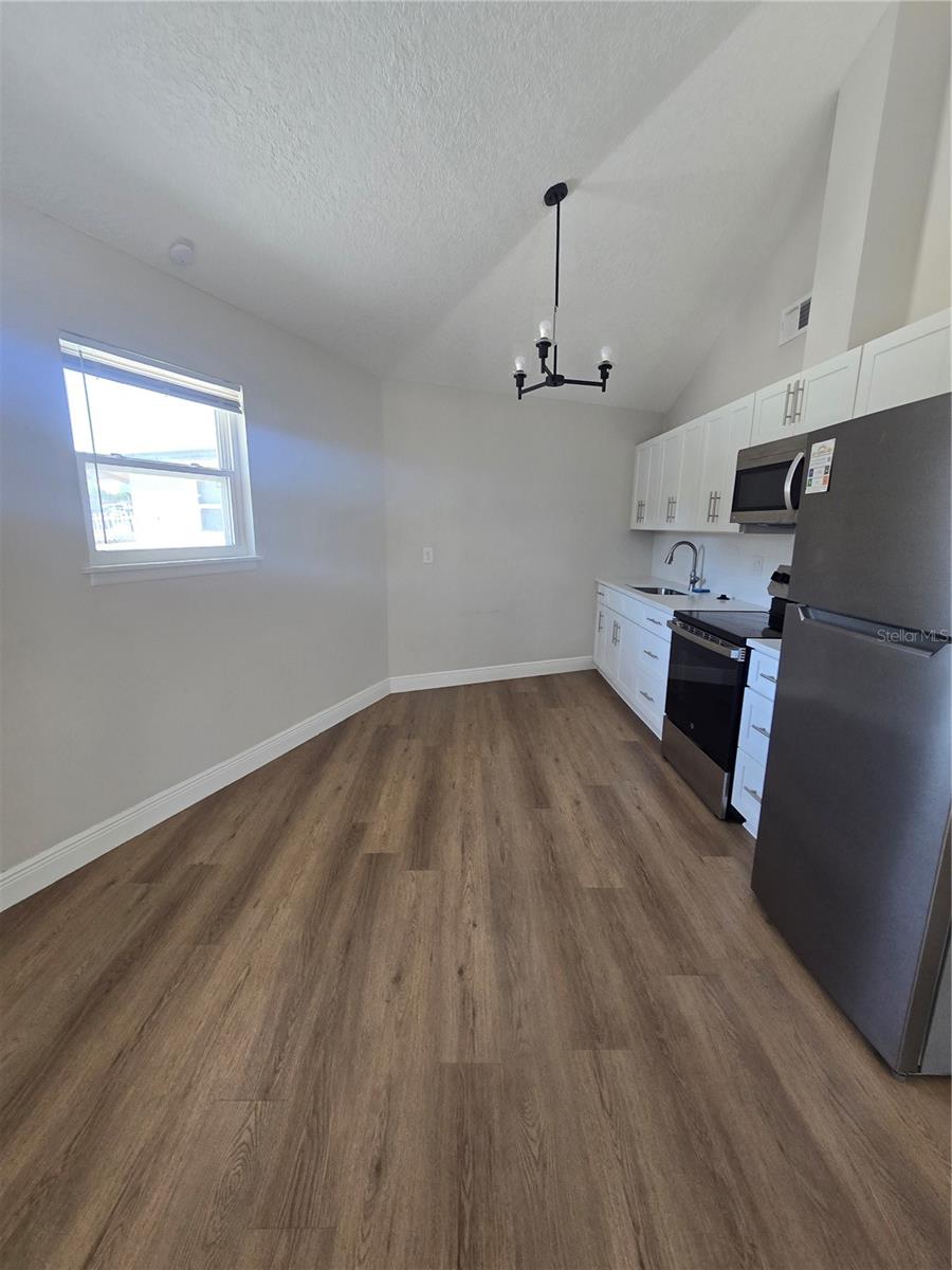 VILLAS OAK MEADOWS - Residential Lease