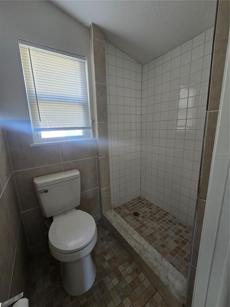 VILLAS OAK MEADOWS - Residential Lease
