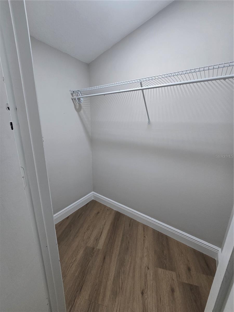 VILLAS OAK MEADOWS - Residential Lease