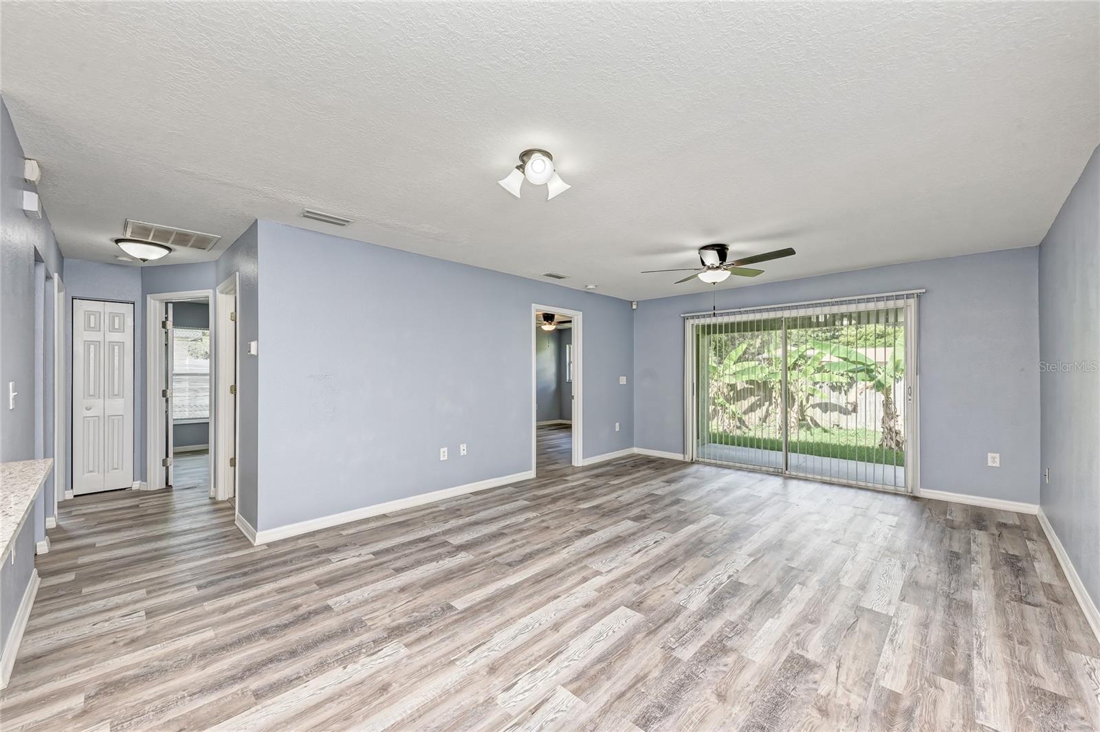 PALMS OF HOLIDAY HEIGHTS - Residential Lease