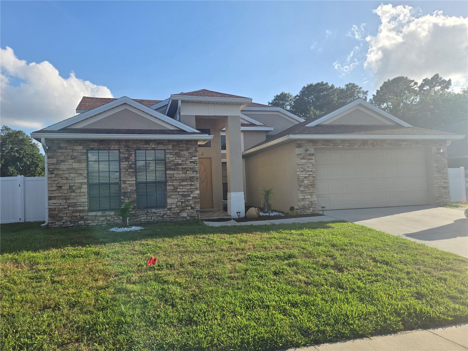 Beautiful 4/2 close to UCF and most amenities. Newer roof, and new A/C. Kitchen updated and appliances convey with sale.