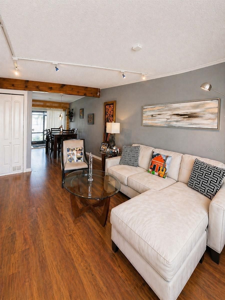 SEMORAN PINES REGIMES 01 & 04-08 - Residential