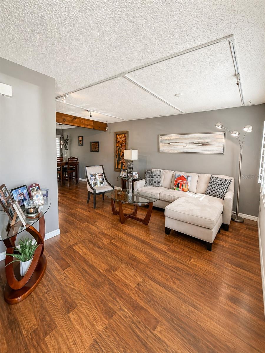 SEMORAN PINES REGIMES 01 & 04-08 - Residential