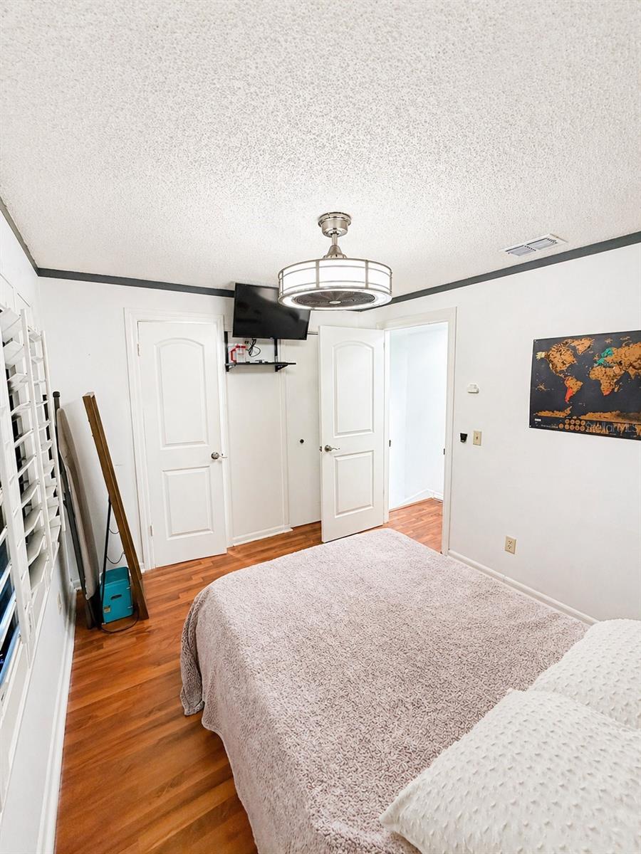 SEMORAN PINES REGIMES 01 & 04-08 - Residential