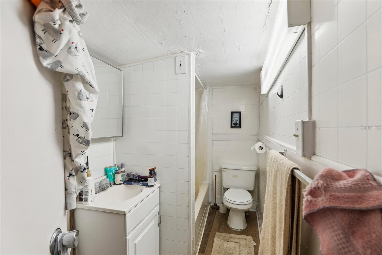 LAKE PARKER HEIGHTS - Residential Income