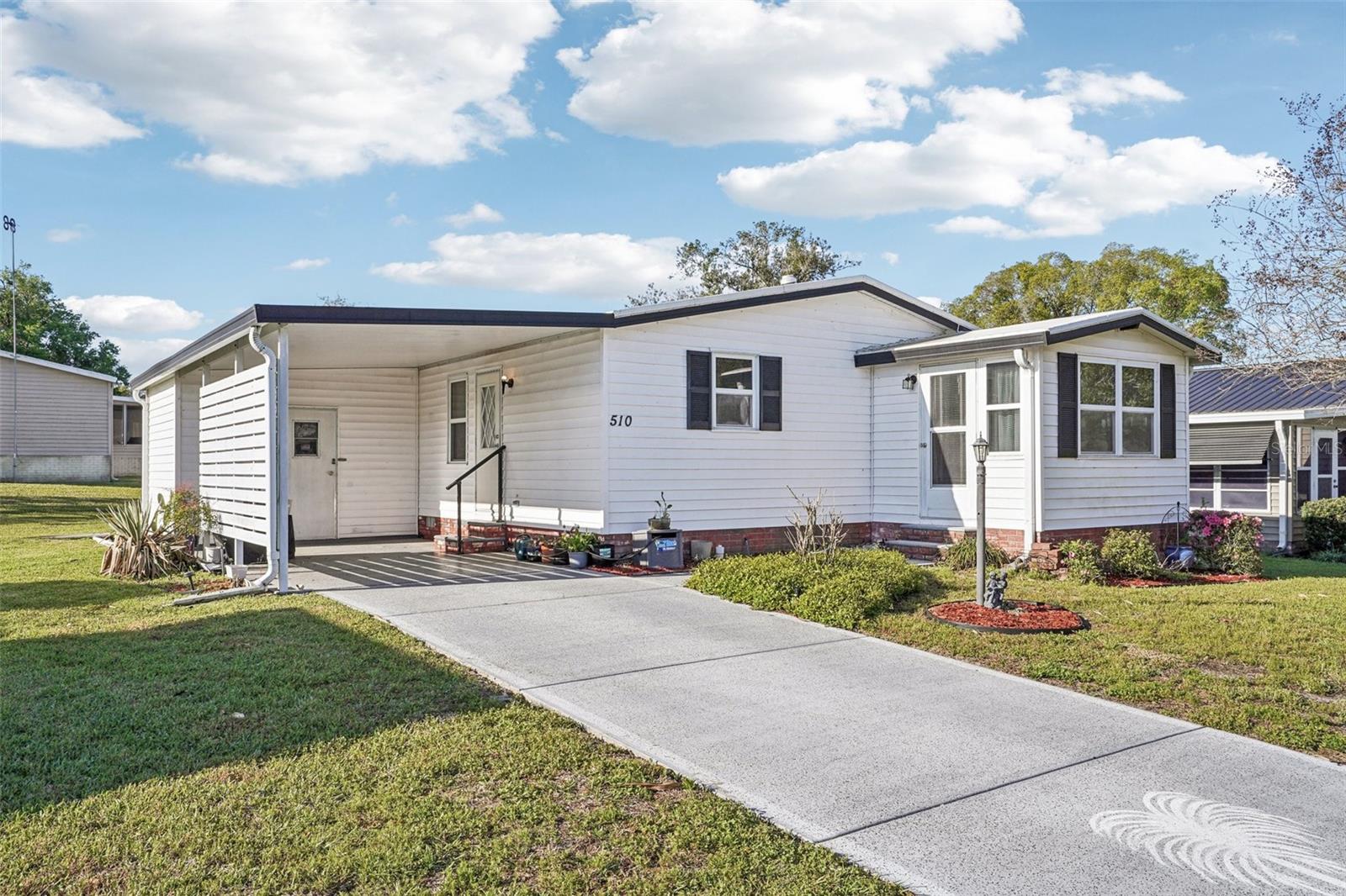 LADY LAKE ORANGE BLOSSOM GARDENS UNIT 12 - Residential