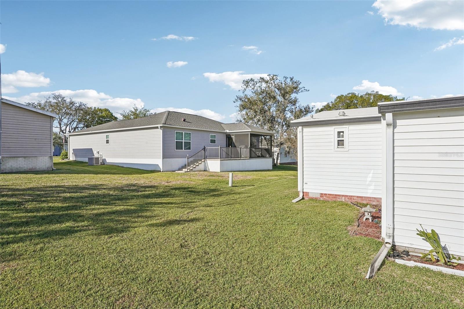 LADY LAKE ORANGE BLOSSOM GARDENS UNIT 12 - Residential