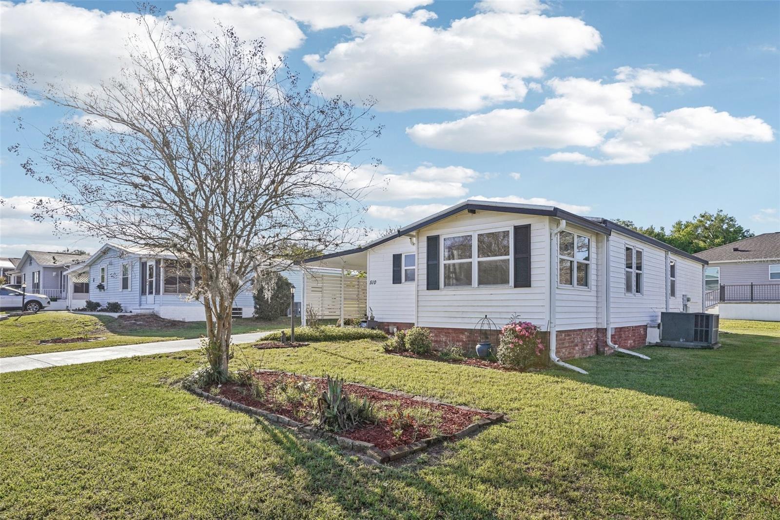 LADY LAKE ORANGE BLOSSOM GARDENS UNIT 12 - Residential