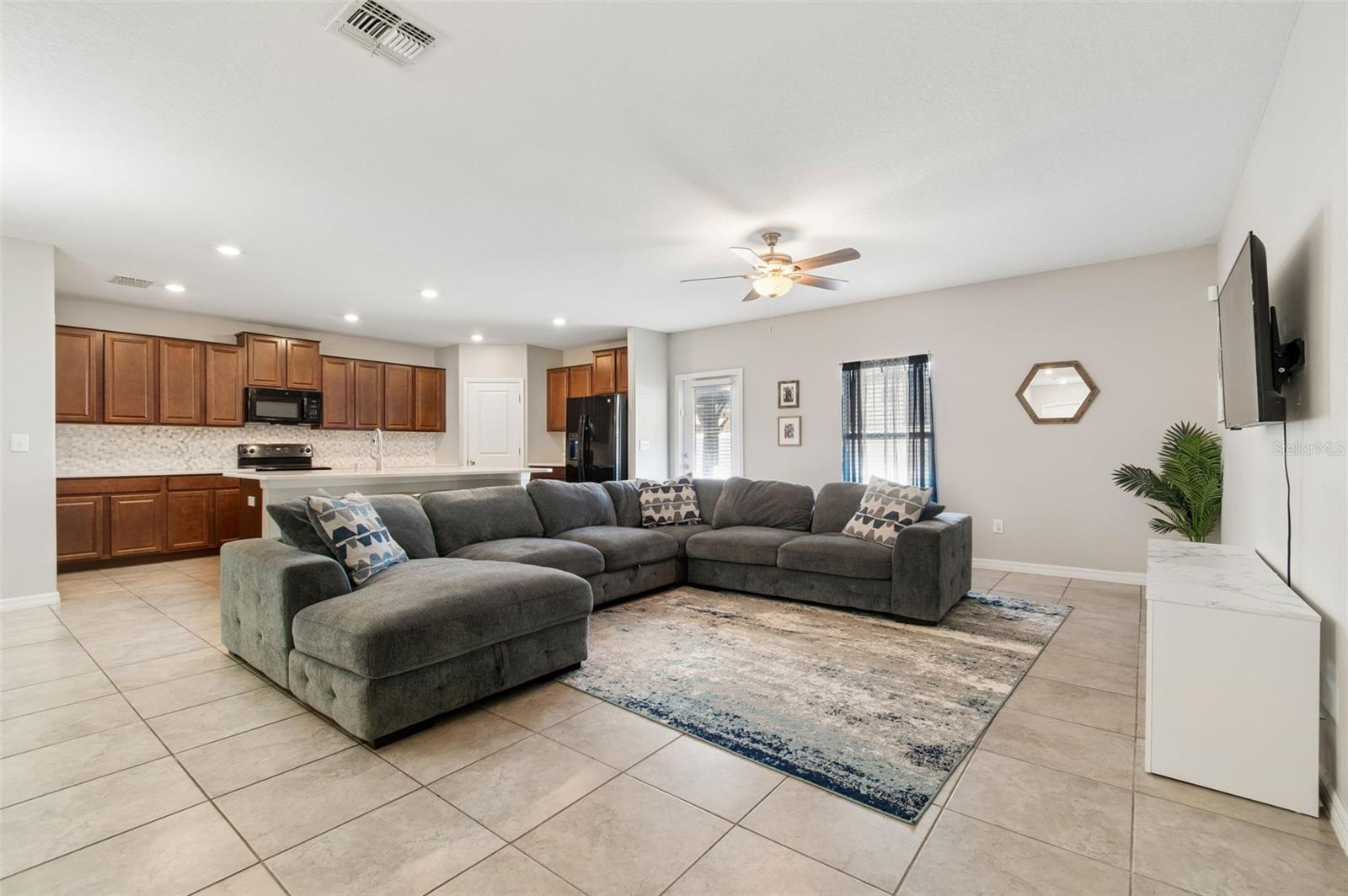 CARLTON LAKES WEST PH 1 & - Residential