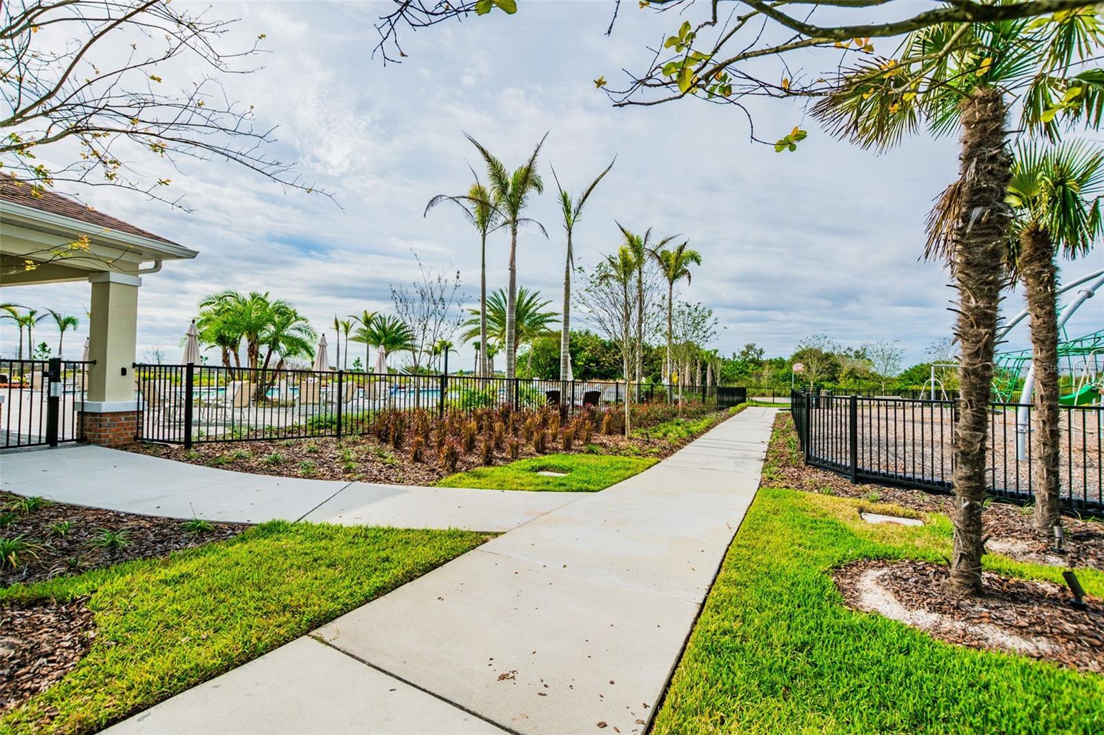 CARLTON LAKES WEST PH 1 & - Residential