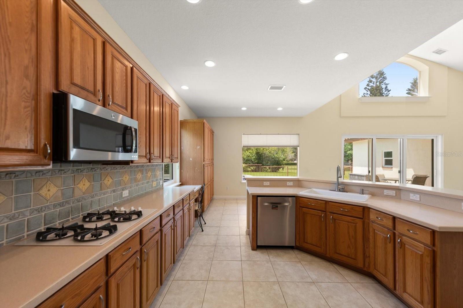 BAYOU CLUB ESTATES TR 5 PH 4 - Residential