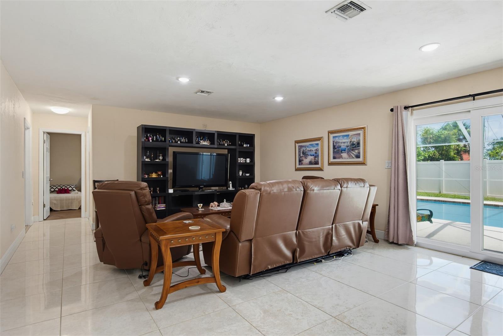 SANDCASTLE - Residential