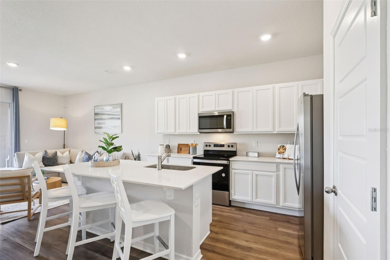 HARMONY ON LAKE ELOISE - Residential