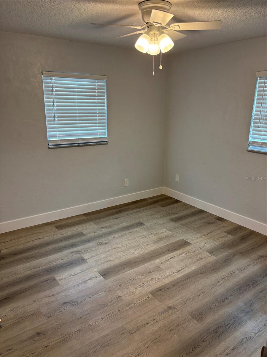 DELTONA LAKES UNIT 05 - Residential Lease