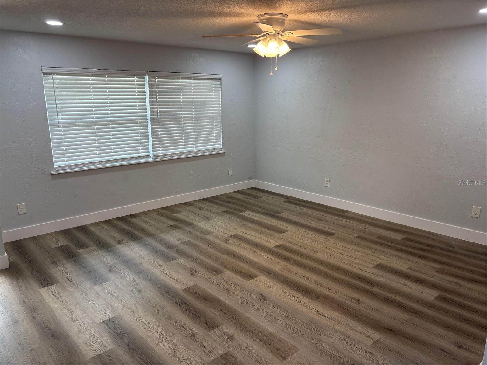 DELTONA LAKES UNIT 05 - Residential Lease