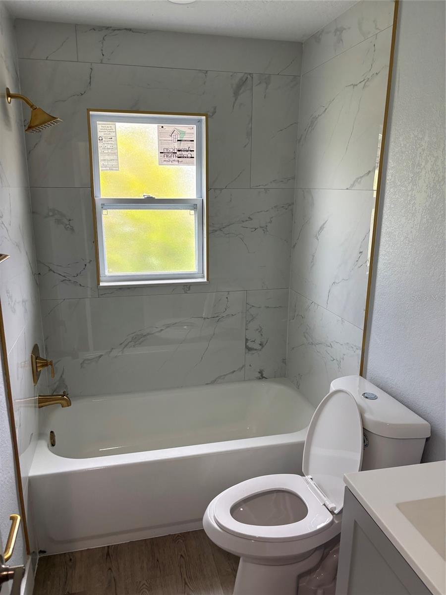 DELTONA LAKES UNIT 05 - Residential Lease