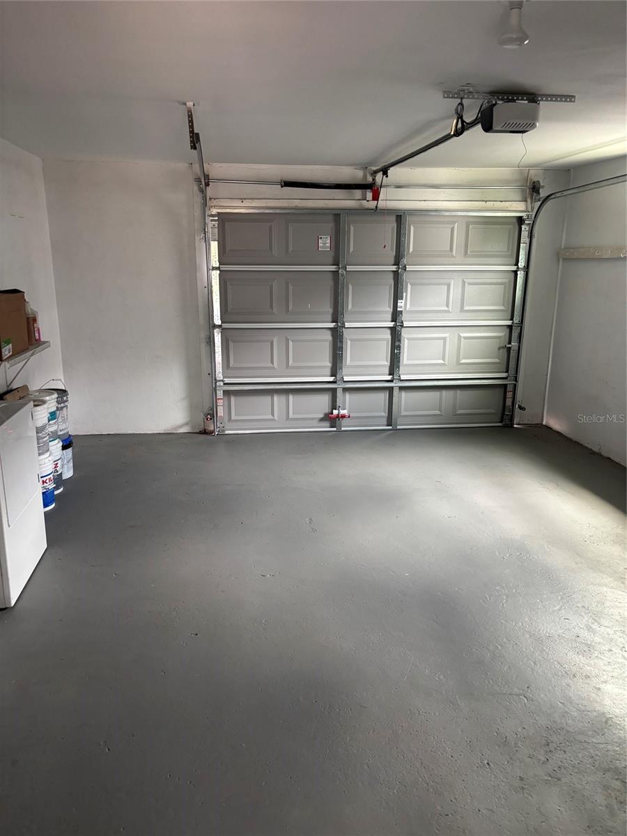 DELTONA LAKES UNIT 05 - Residential Lease