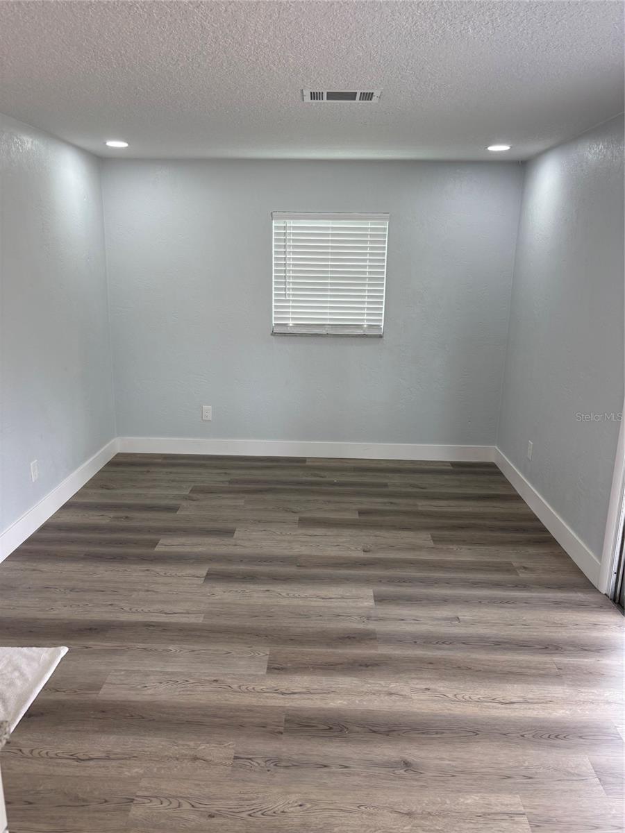DELTONA LAKES UNIT 05 - Residential Lease