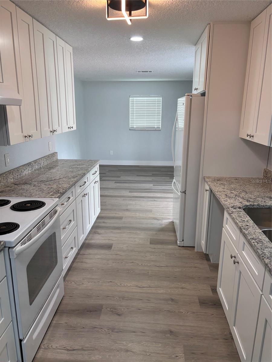 DELTONA LAKES UNIT 05 - Residential Lease