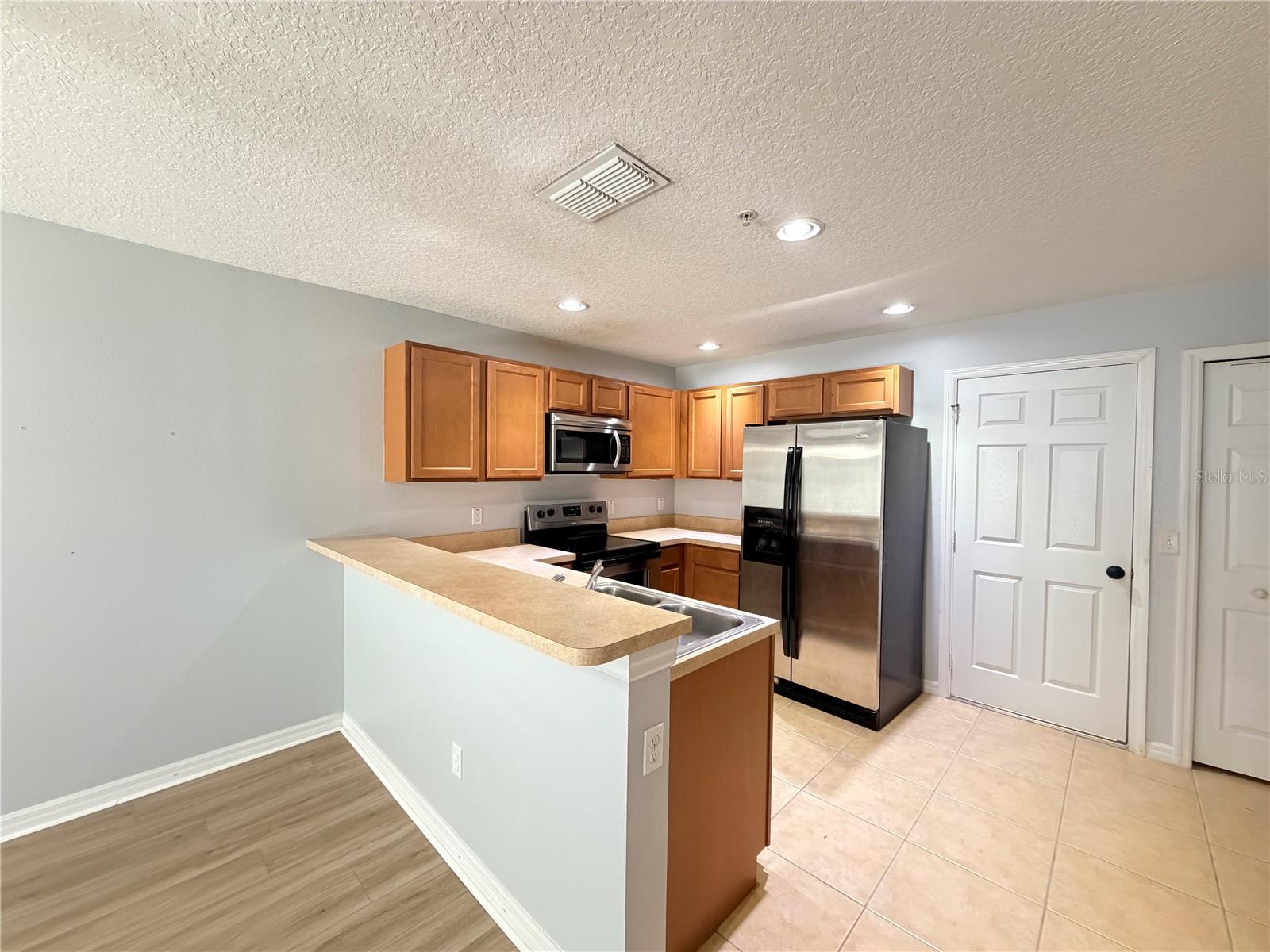 LYNWOOD/SOUTHMEADOW PH 16 - Residential Lease