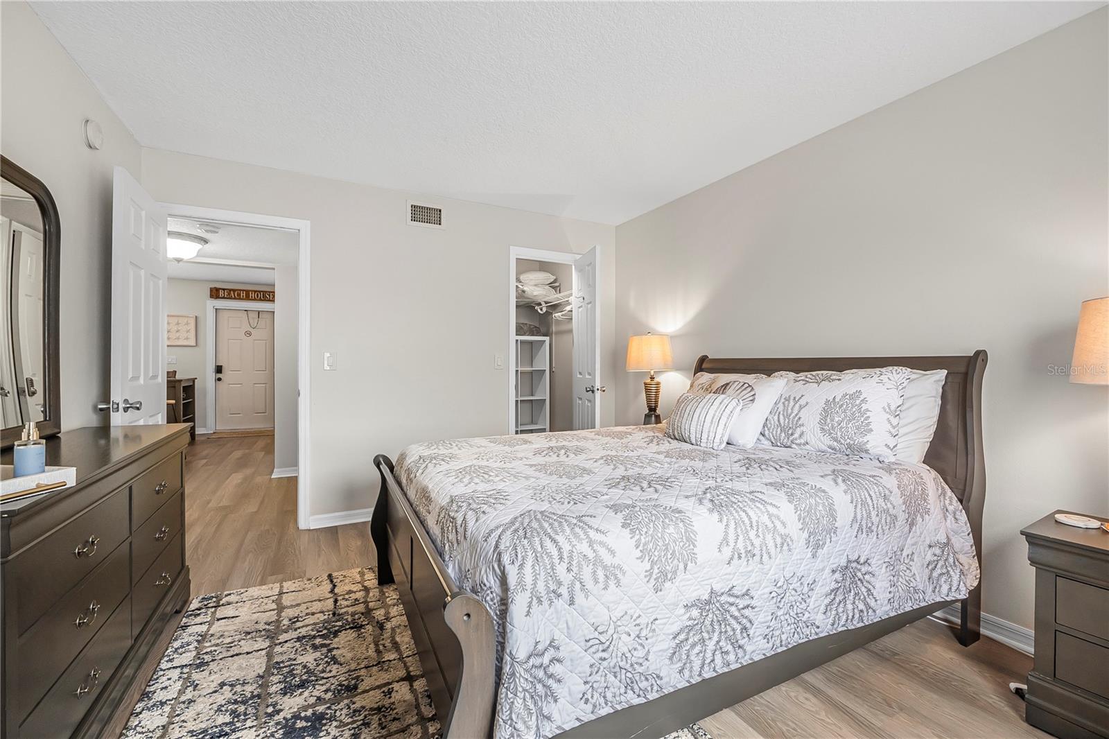 GRANDVIEW CONDO - Residential