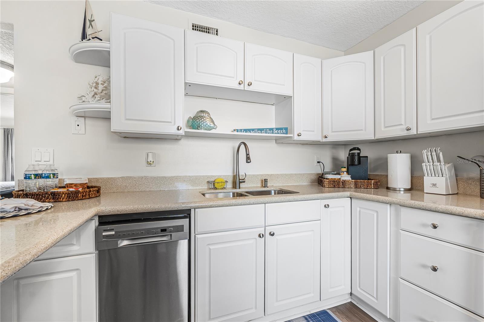 GRANDVIEW CONDO - Residential