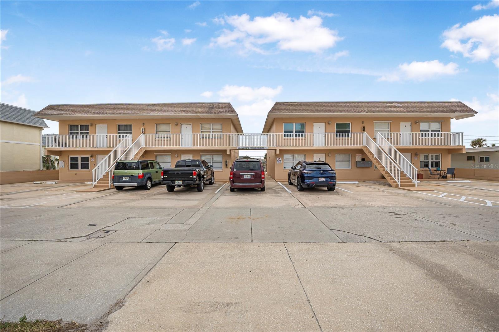 GRANDVIEW CONDO - Residential