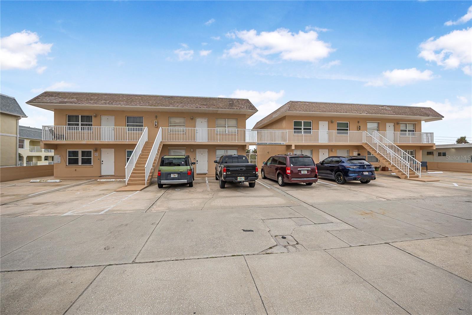 GRANDVIEW CONDO - Residential