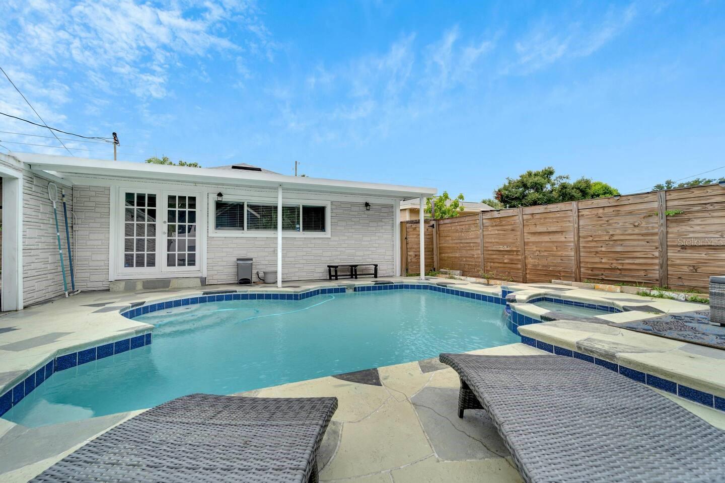 WOODLAWN - Residential