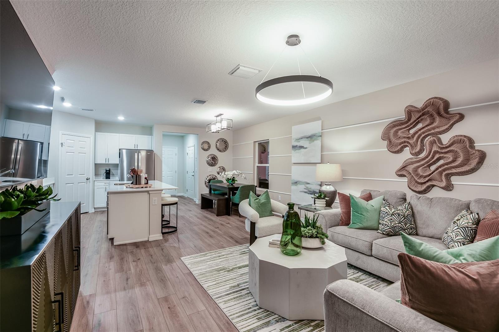 PASADENA WOODS - Residential