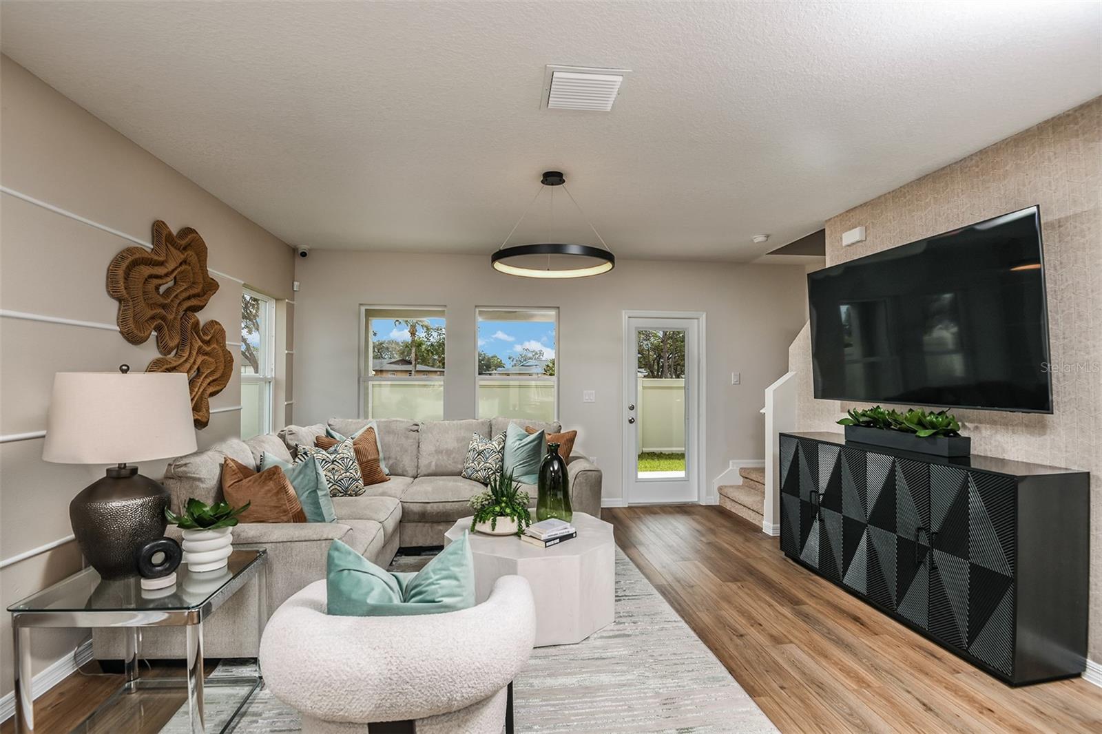 PASADENA WOODS - Residential