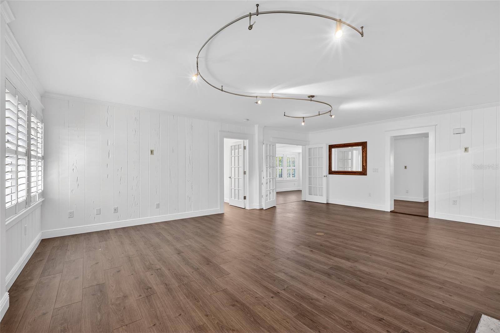 LONGBEACH ON LONGBOAT KEY - Residential