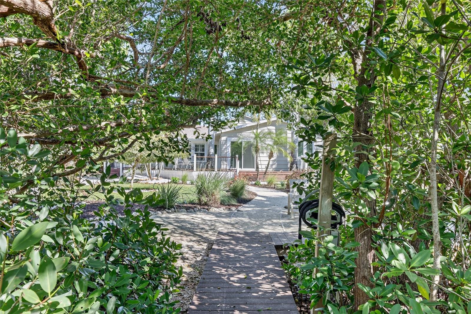 LONGBEACH ON LONGBOAT KEY - Residential