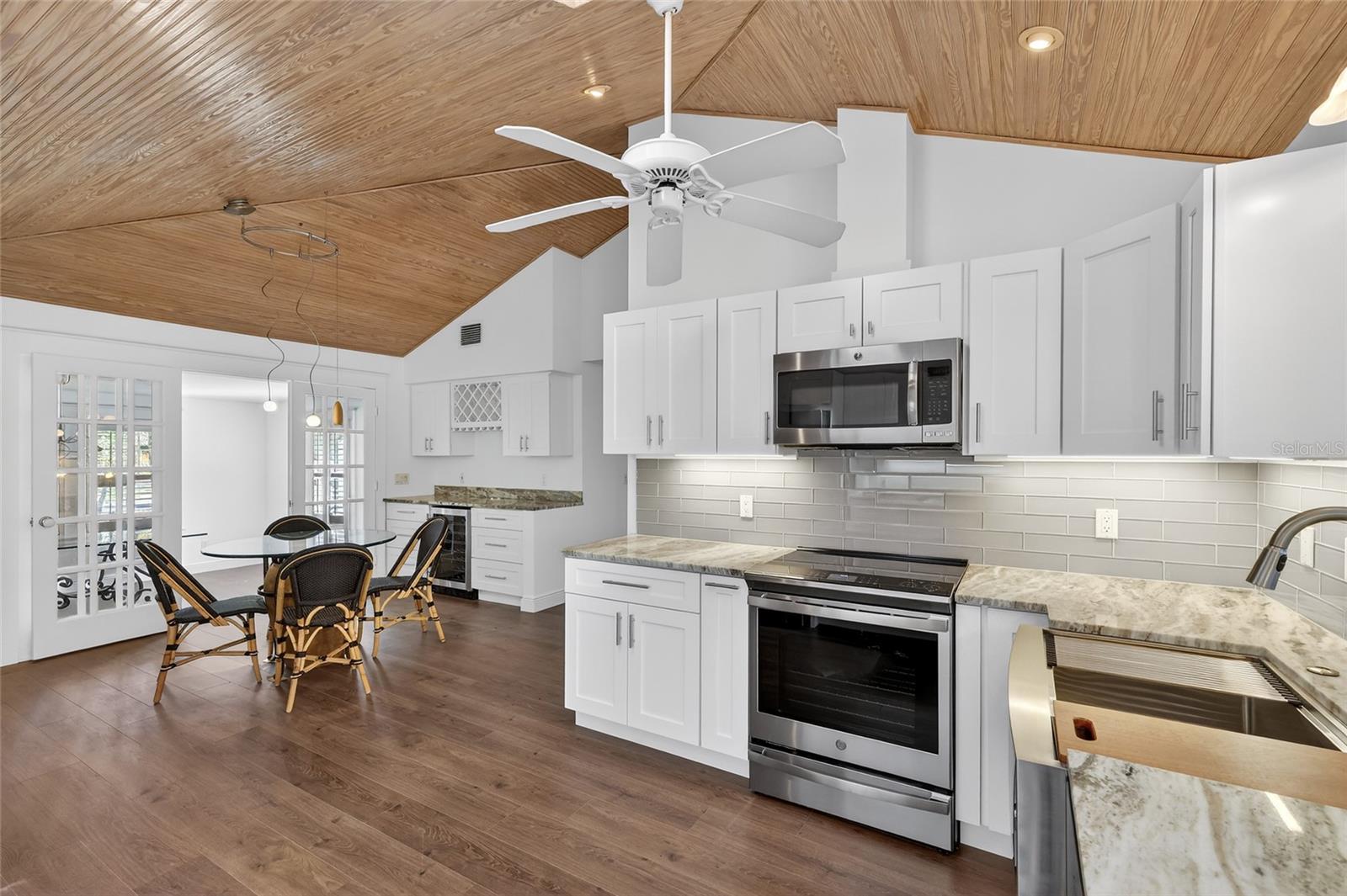 LONGBEACH ON LONGBOAT KEY - Residential